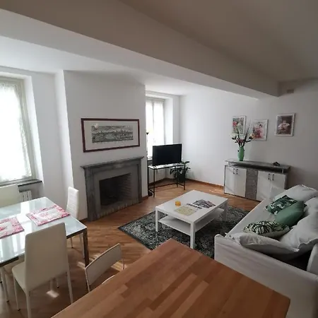 Parma Central Apartments パルマ
