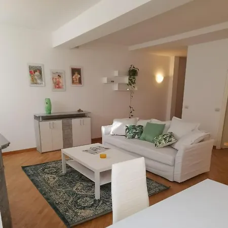 Parma Central Apartments パルマ